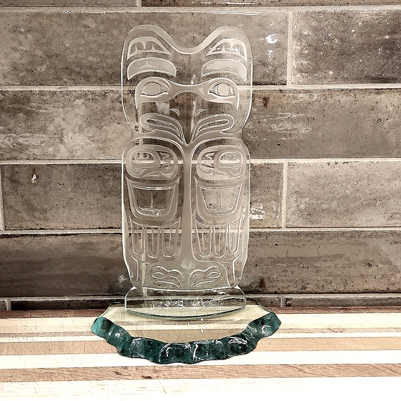 Glass totem pole - Picture 2 of 7